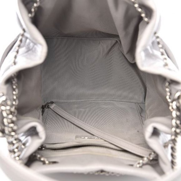 CHANEL Grained Calfskin Quilted Medium CC Chain Bucket Drawstring Bag - Picture 2 of 14